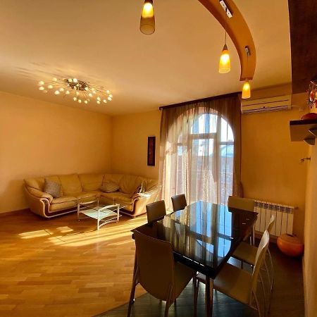City Center Cute Flat 3 Rooms Jereván Kültér fotó