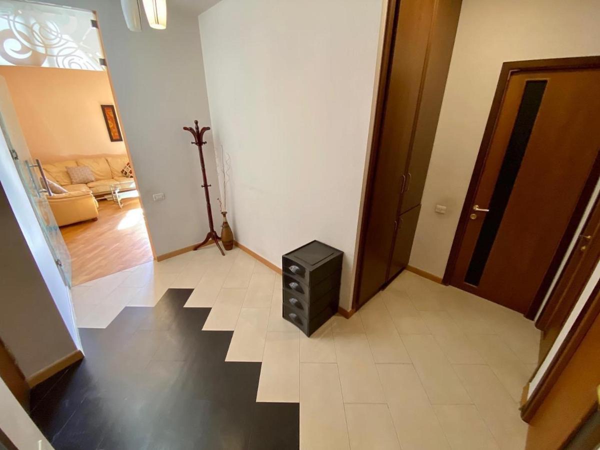 City Center Cute Flat 3 Rooms Jereván Kültér fotó