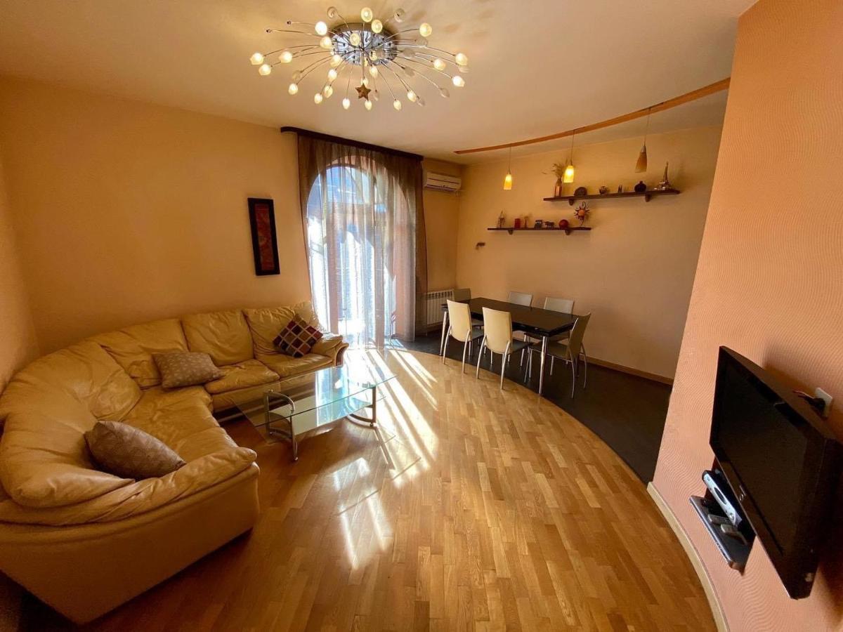 City Center Cute Flat 3 Rooms Jereván Kültér fotó